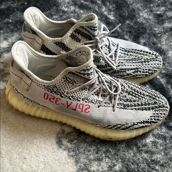 Adidas Yeezy Boost 350 V2 Sneakers - Picture 5 of 6